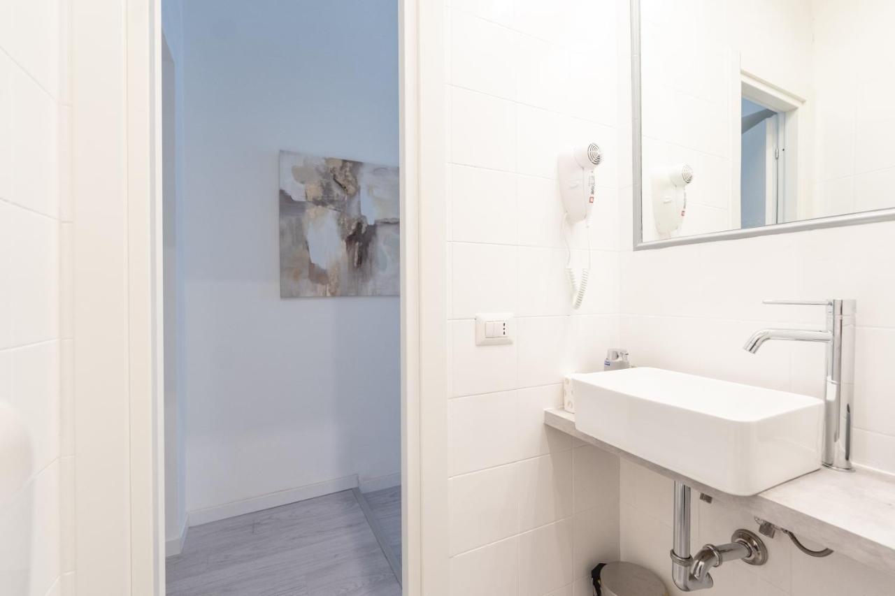 White Gioberti Guesthouse Rome Exterior photo